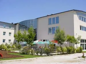 Bit Center Hotel Ljubljana 2*,